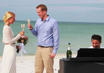 Live Piano at Anna Maria Island, Florida, Beach Wedding